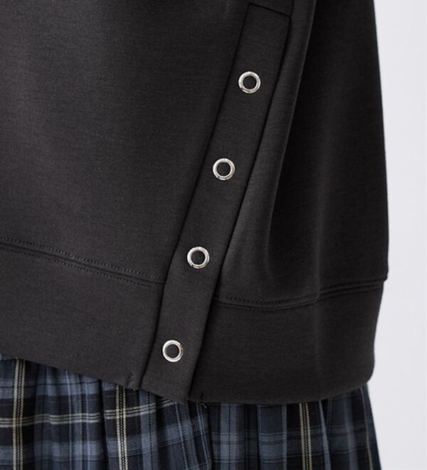 BELLUNA（ベルーナ）の「裾ボタン使いスタンドネックプルオーバー（カットソー）」｜詳細画像