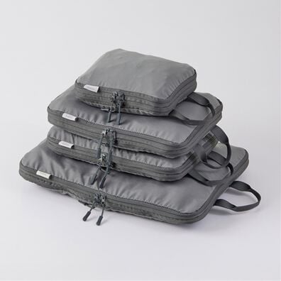 iellio（イエリオ）の「圧縮トラベルポーチ４点セット（その他日用品・趣味雑貨）」