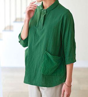 BELLUNA（ベルーナ）の「風が通り抜けるダブルガーゼ素材丸衿ブラウス（ブラウス）」｜グリーン