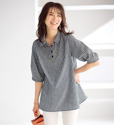 BELLUNA（ベルーナ）の「サッカー素材バックフレアーブラウス（ブラウス）」