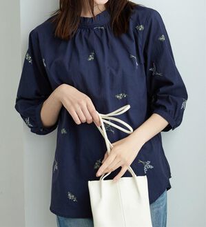 BELLUNA（ベルーナ）の「綿100％とび花刺しゅうブラウス（ブラウス）」｜詳細画像