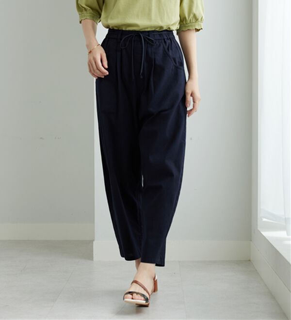 BELLUNA（ベルーナ）の「綿スラブ素材タックデザインコクーンパンツ（フルレングスパンツ）」｜詳細画像