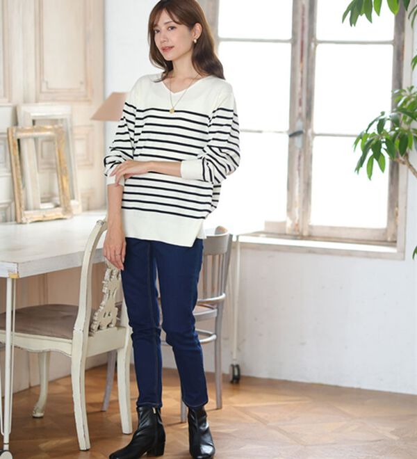 A HAPPY MARILYN（アハッピーマリリン）の「【Ｌ～８Ｌ】Ｒｉｎ フィット感軽減！Ｔシャツ感覚もっちりやわらかＶネックニット（ニット・セーター）」｜詳細画像