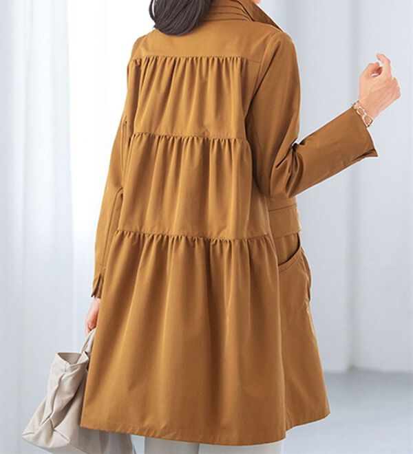 ルフラン（ルフラン）の「バックティアードフレアコート＜カルージュ＞（ロングコート）」｜キャメル