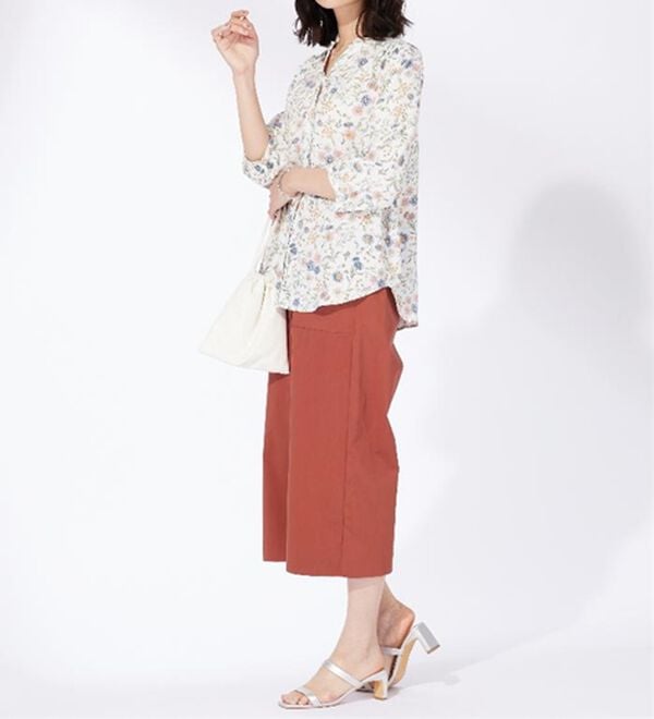 BELLUNA（ベルーナ）の「レーヨン素材ギャザー使いプリントブラウス（ブラウス）」｜詳細画像