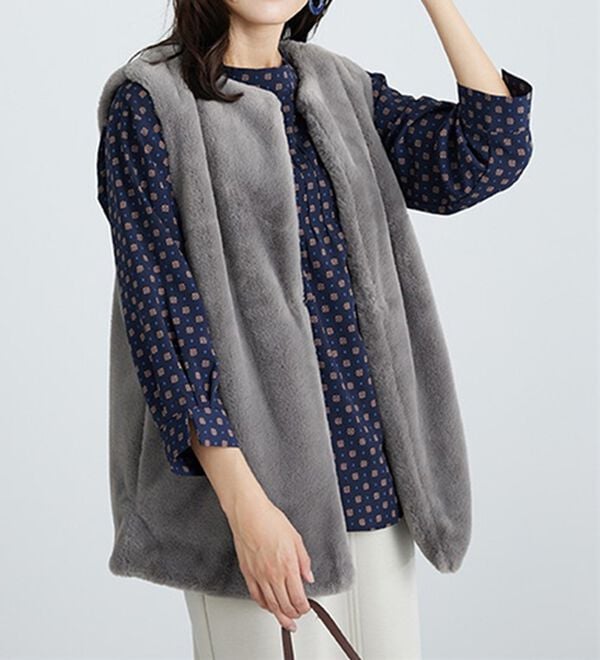 BELLUNA（ベルーナ）の「ホック付き！着映えるファーベスト（ベスト）」｜詳細画像