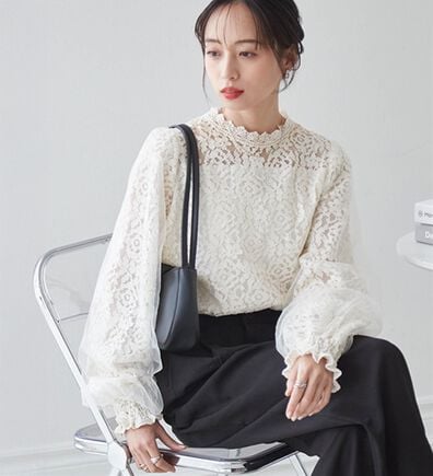 RANAN（ラナン）の「チュールドッキングフラワーレースキャンディースリーブブラウス（ブラウス）」