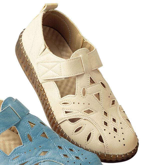 BELLUNA（ベルーナ）の「ステッチ使いゆったりカットワークサンダル（サンダル・ミュール）」｜アイボリー