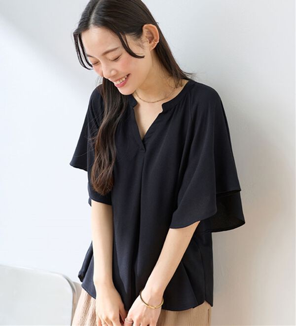 Viola e Viola（ヴィオラ エ ヴィオラ）の「【選べる２丈】さらっと涼感フレアスリーブブラウス（ブラウス）」｜ブラック／トップス丈