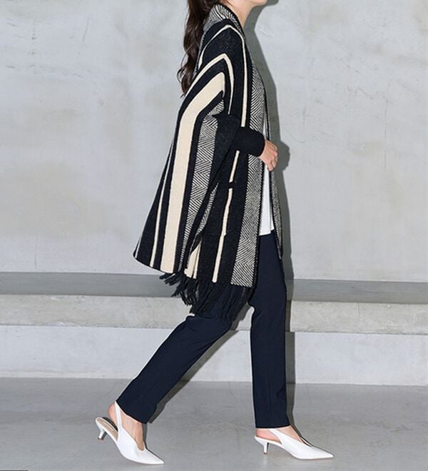 RANAN（ラナン）の「ヘリンボーンポンチョカーデ（ニットカーディガン）」｜詳細画像