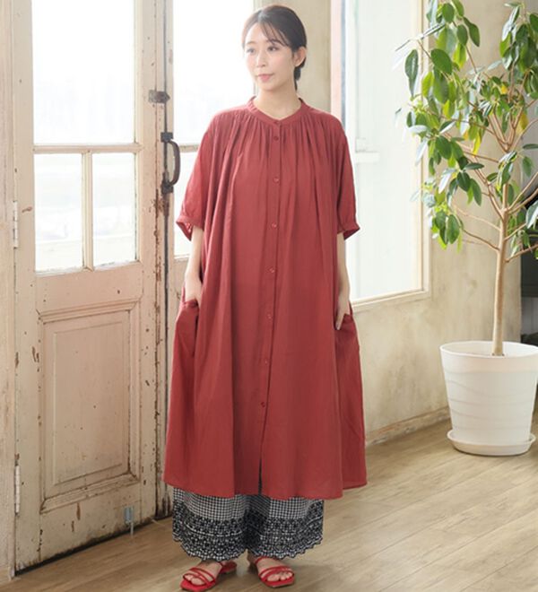 A HAPPY MARILYN（アハッピーマリリン）の「【Ｌ～６Ｌ】【風通るプレミアム】綿・楊柳、五分袖ギャザーたっぷりワンピース。（ロングワンピース）」｜詳細画像