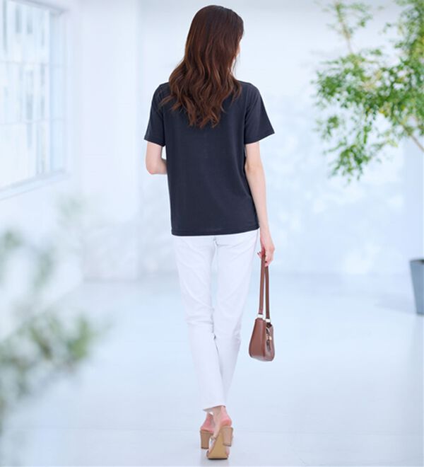alotta（アロッタ）の「大人かわいいプリント綿混Ｔシャツ（Tシャツ）」｜詳細画像