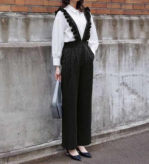 RANAN（ラナン）の「フリルデザインサロペット（フルレングスパンツ）」｜ブラック