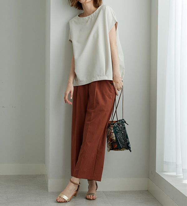 BELLUNA（ベルーナ）の「ミニワッフル素材裾タックプルオーバー（カットソー）」｜詳細画像