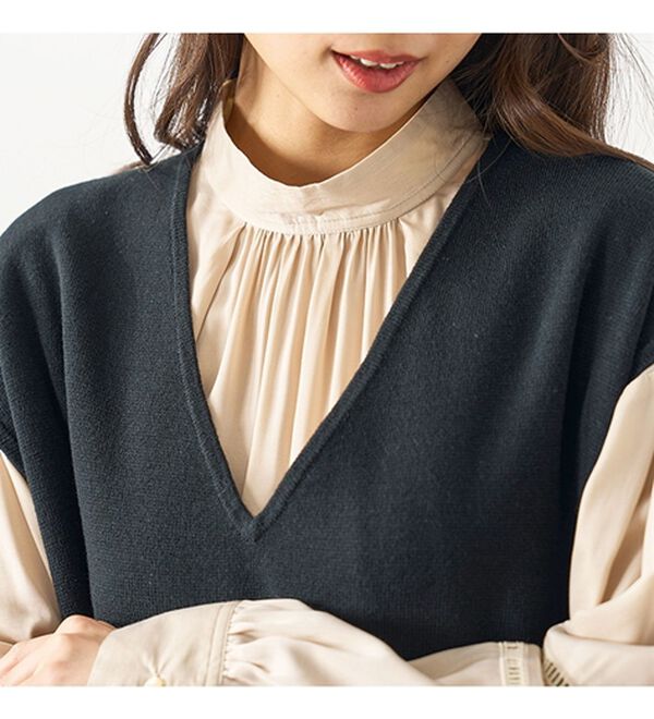 BELLUNA（ベルーナ）の「ニットベスト付ハイネックワンピース（アンサンブル）」｜詳細画像