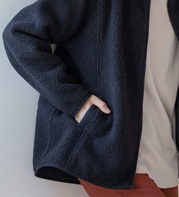 BELLUNA（ベルーナ）の「裏フリースボア素材スタンドネックブルゾン（ブルゾン）」｜詳細画像