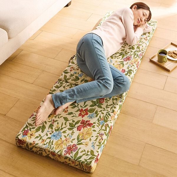 「コンパクト三つ折れマットレス（マットレス）」｜ハナ