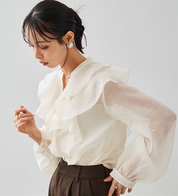 RANAN（ラナン）の「ラッフルフリルシアーキーネックブラウス（ブラウス）」｜詳細画像