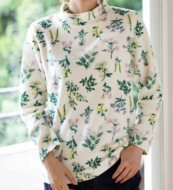 LAVIENNE（ラヴィエンヌ）の「薄手ストレッチフリースのプリントハイネック長袖（ニット・セーター）」｜詳細画像