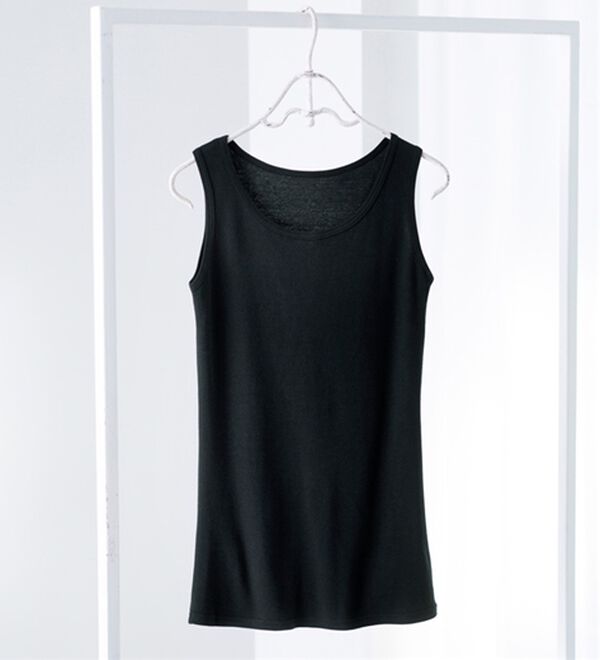 LAVIENNE（ラヴィエンヌ）の「下着に見えない！綿１００％アースカラータンク（肌着・インナーウェア）」｜ブラック