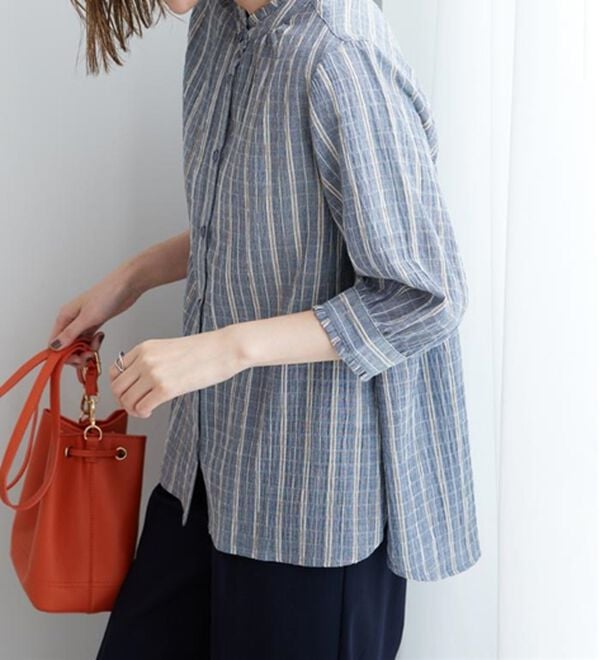 BELLUNA（ベルーナ）の「【お気軽シャツ】ぽこぽこ素材衿＆袖フリルデザインブラウス（ブラウス）」｜詳細画像