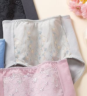 LAVIENNE（ラヴィエンヌ）の「綿９５％の華やかショーツ　単品（ショーツ）」｜グレー