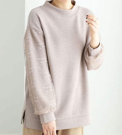 BELLUNA（ベルーナ）の「袖チュール使いハイネックプルオーバー（カットソー）」