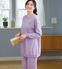LAVIENNE（ラヴィエンヌ）の「綿１００％ゆったり刺しゅうスウェットパジャマ（パジャマ・ルームウェア）」
