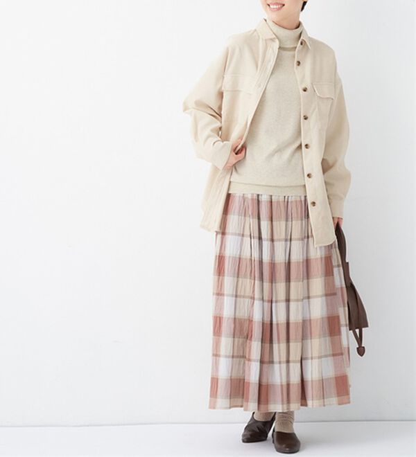 Viola e Viola（ヴィオラ エ ヴィオラ）の「綿１００％リブハイネックセーター（ニット・セーター）」｜オートミール