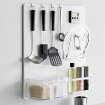 iellio（イエリオ）の「タワー　フィルムフックスチールパネル　＜ｔｏｗｅｒ山崎実業＞（キッチン整理用品）」