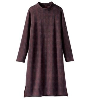 BELLUNA（ベルーナ）の「まるで着る毛布！静電防止付裏ファーお出かけワンピース（カットソーワンピース）」｜ワイン系グレンチェック