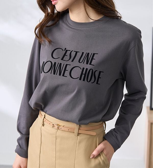 BELLUNA（ベルーナ）の「綿１００％素材フロッキーロゴ長袖Ｔシャツ（Tシャツ）」｜詳細画像