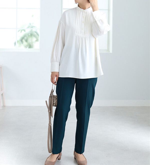 BELLUNA（ベルーナ）の「タックデザインブラウス（ブラウス）」｜詳細画像