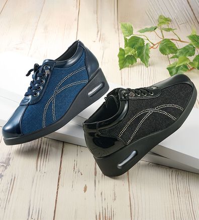 「煌めきストレッチ４Ｅ美脚見せエアシューズ（スニーカー）」