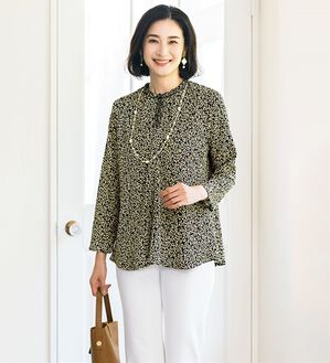 ルフラン（ルフラン）の「ニットちりめんブラウス＜華蓮～かれん～＞（ブラウス）」｜小花柄