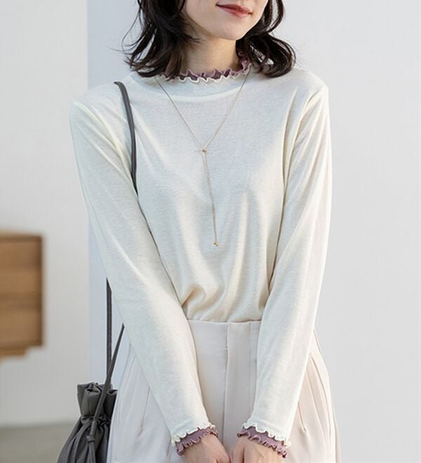 BELLUNA（ベルーナ）の「重ね着風フリル衿プルオーバー（カットソー）」｜オフ白&times;ピンクベージュ
