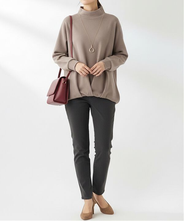 BELLUNA（ベルーナ）の「【嬉しい2点セット】ネックレス付ふんわり裾タックプルオーバー（カットソー）」｜詳細画像