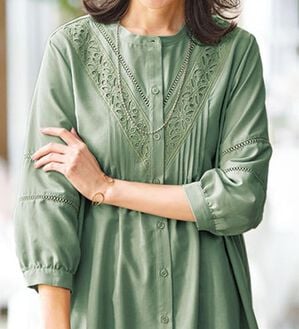 BELLUNA（ベルーナ）の「花柄レースピンタックシャツチュニック（チュニック）」｜詳細画像