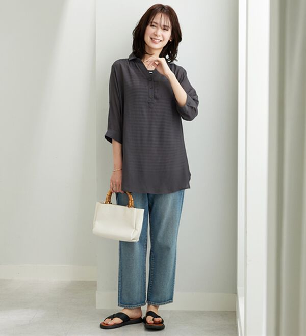 BELLUNA（ベルーナ）の「【シャツ+インナーのセット】スラブ素材ボタン使い裾タックシャツアンサンブル（アンサンブル）」｜詳細画像