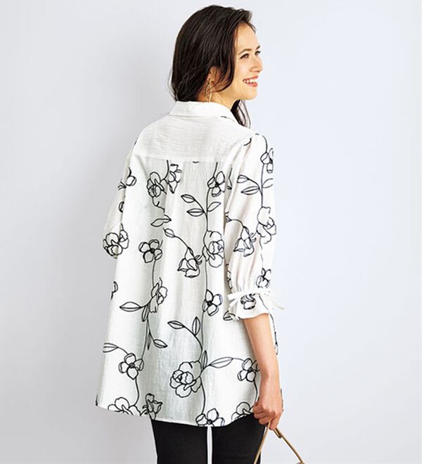 BELLUNA（ベルーナ）の「花柄刺しゅう袖リボンシャツチュニック（チュニック）」｜詳細画像