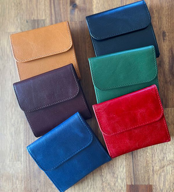 BELLUNA（ベルーナ）の「牛革コインスルーコンパクト機能財布（財布・パスケース）」｜詳細画像