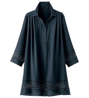 BELLUNA（ベルーナ）の「袖＆裾レース使いシャツチュニック（チュニック）」｜ネイビー