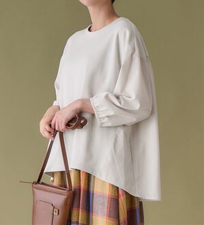 Viola e Viola（ヴィオラ エ ヴィオラ）の「綿混ミニ裏毛異素材切替フレアートップス（カットソー）」｜ライトグレー