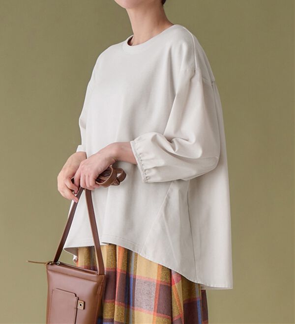 Viola e Viola（ヴィオラ エ ヴィオラ）の「綿混ミニ裏毛異素材切替フレアートップス（カットソー）」｜ライトグレー