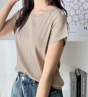 GeeRA（ジーラ）の「プリーツ編フレンチスリーブリブトップス（ニット・セーター）」｜モカ