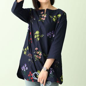 BELLUNA（ベルーナ）の「刺しゅうデザインチュニック（チュニック）」｜ネイビー系
