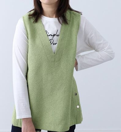 BELLUNA（ベルーナ）の「ブークレー素材ボタン使いベスト（ベスト）」