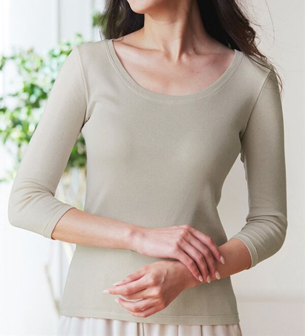 LAVIENNE（ラヴィエンヌ）の「綿１００％お肌に優しいオーガニックコットン８分袖インナー（肌着・インナーウェア）」｜グレージュ
