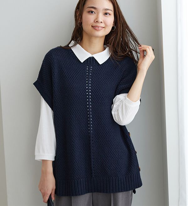 BELLUNA（ベルーナ）の「ボタン使いゆったりニットベスト（ベスト）」｜詳細画像