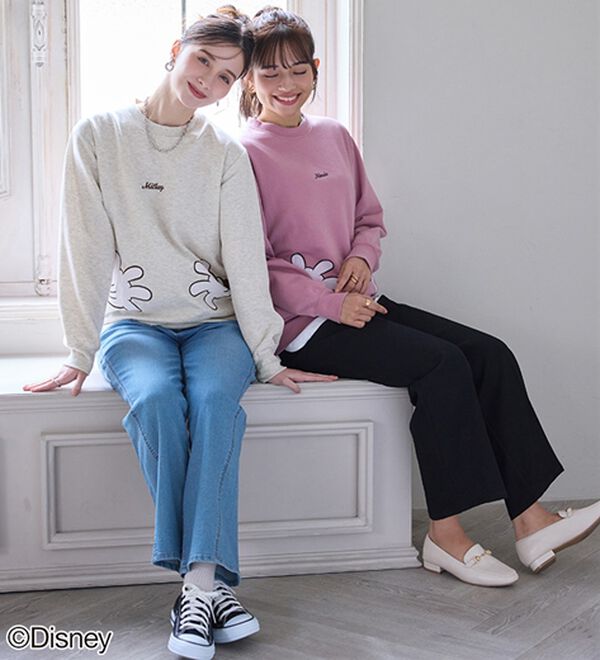 BELLUNA（ベルーナ）の「＜Ｄｉｓｎｅｙ＞【ミッキー＆ミニー】抱き着きプリント裏起毛トレーナー（カットソー）」｜詳細画像